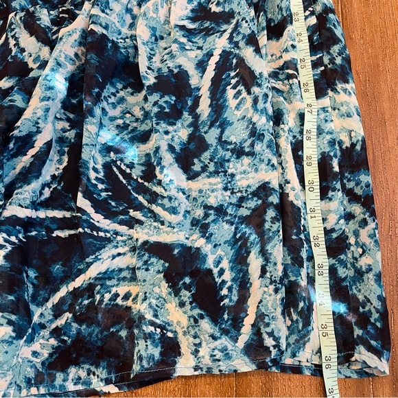 Smocked Midi Dress Sz M Blue Swirl Square Neck Puff sleeve Sleeve Tash + Sophie - Picture 4 of 8